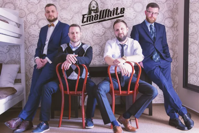 Ema White - kapela na svatbu
