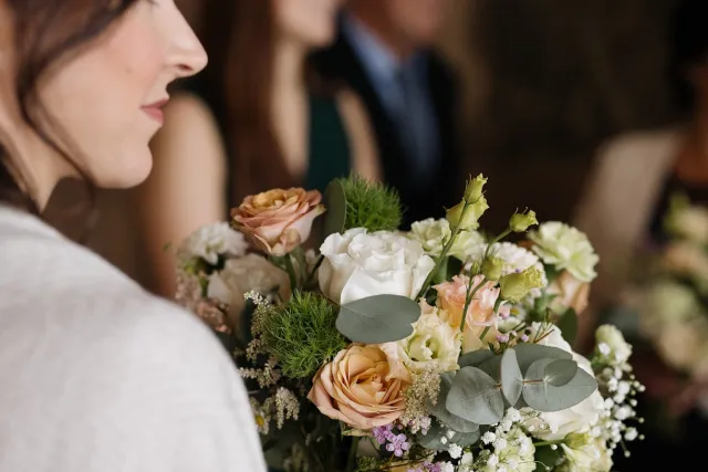 Zavrtaná v lásce - svatební květiny na míru