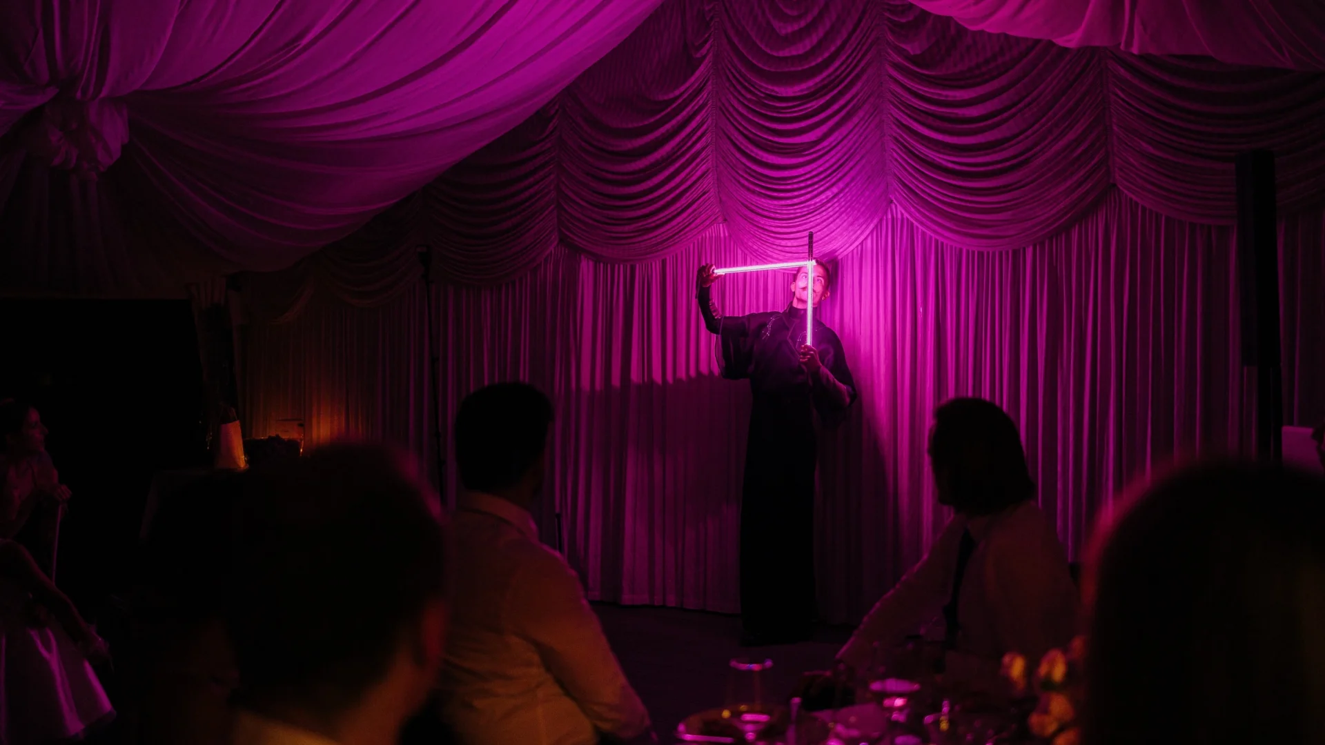 Elegantní světelná show na svatbu