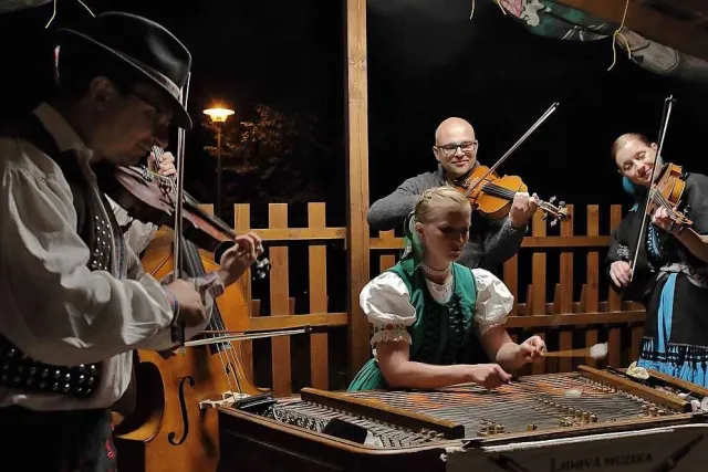 Lidová muzika FRGÁL