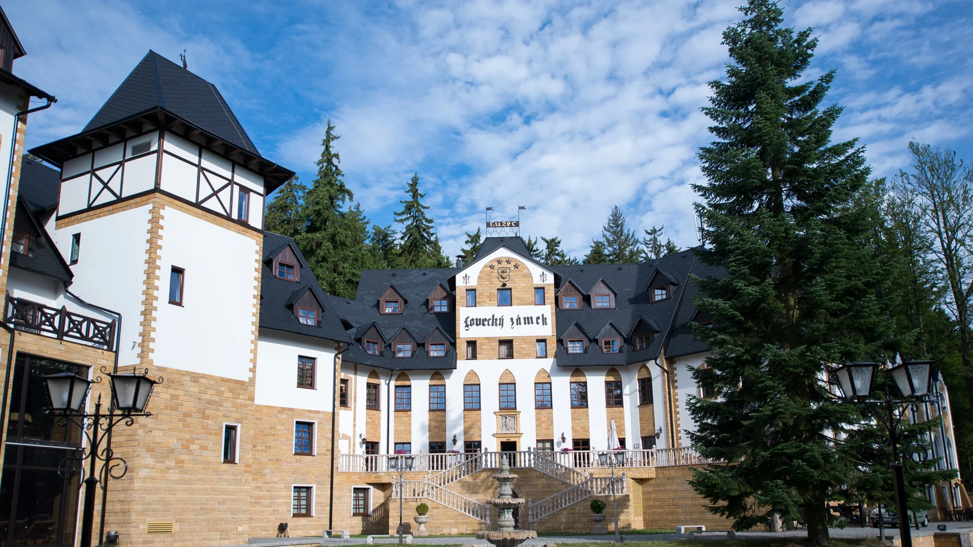 Zámek Lužec Spa and Wellness Resort