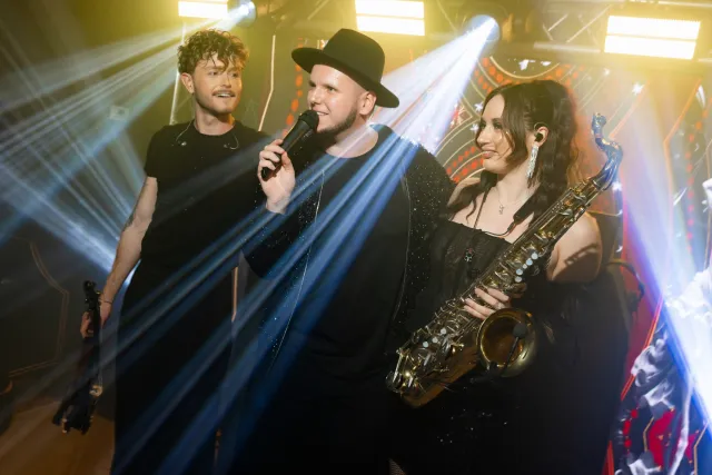 Sound Spectrum - DJ, houslista a saxofonistka