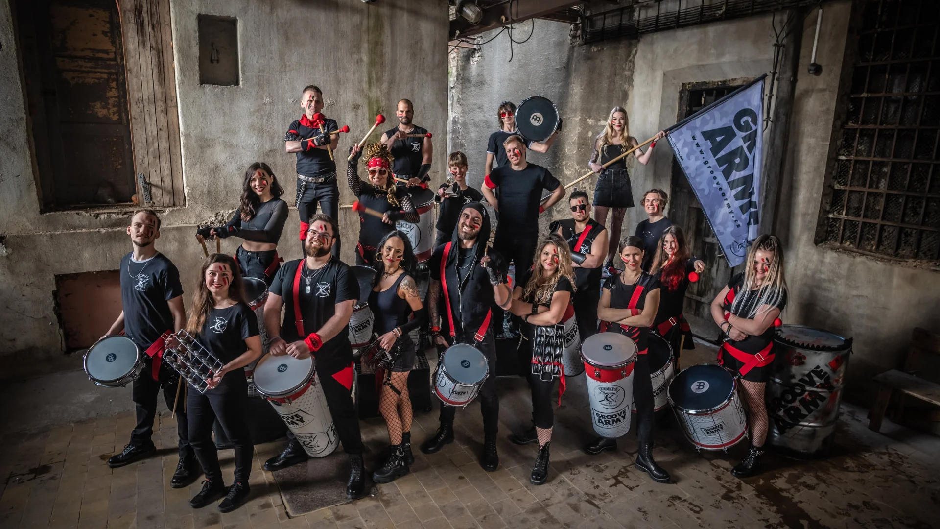 Groove Army & workshop Barevná symfonie