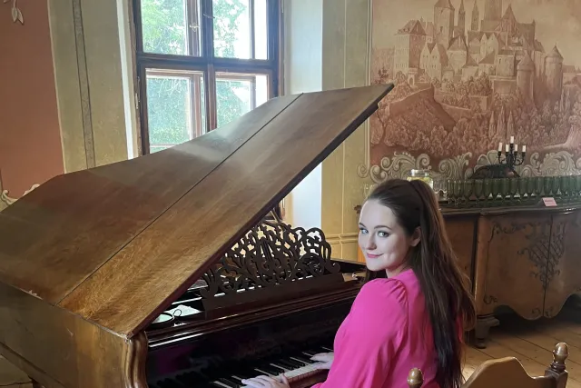 Klavír nebo cimbál na svatbu